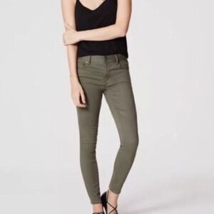 LOFT Green Jeggings Stretchy Modern Fit